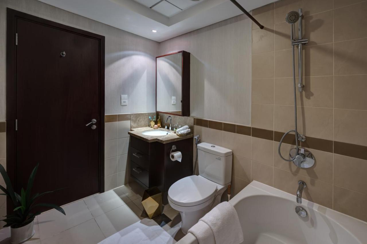 Durrani Homes - Designer 2Br Apt With Stunning Burj Khalifa And Fountain View Дубай Екстериор снимка